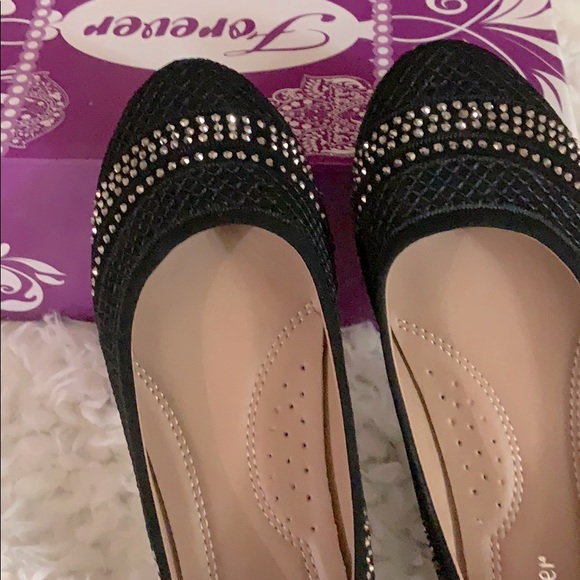 Shoes - Brand new Black shoes size 6.5